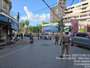 ชุดจราจร สภ.แม่สอด อำนวยความสะดวกการจราจร งานแห่ขบวนกฐิน วัดดอนแก้ว (แม่ตาว)